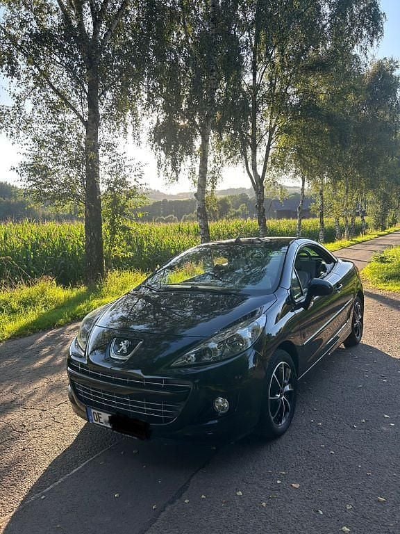 Gebraucht Peugeot 207 120 PS (88 kW) 2013 Schwarz Limousine