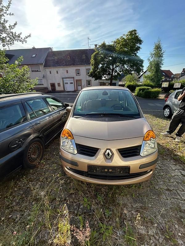 Gold Gebraucht 2005 Renault Modus Van / Kleinbus | 3.300 € (Etwas zu teuer) - Bild 1/3