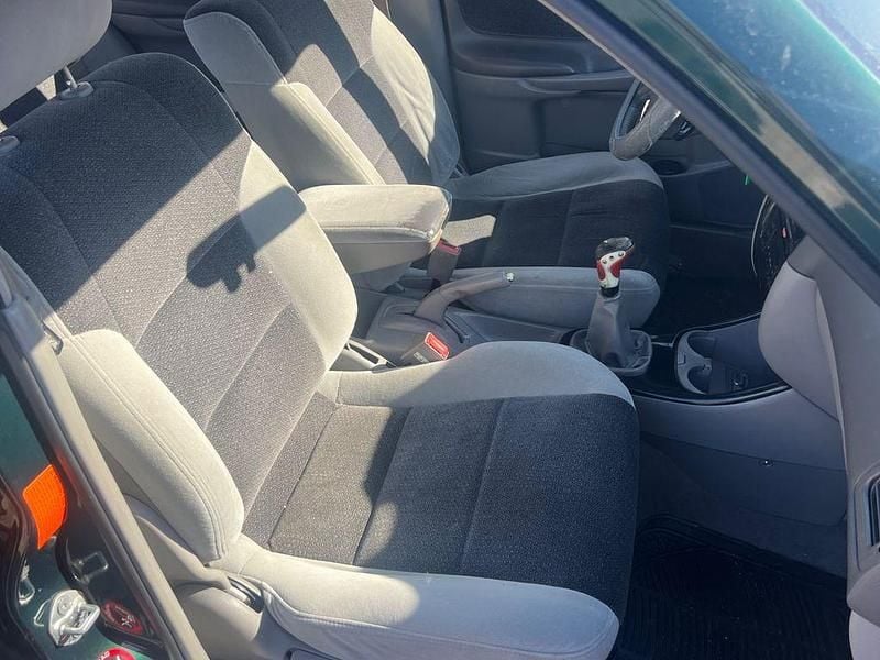 Gebraucht Mazda 626 Exclusive 116 PS (85 kW) 2002 Grün Limousine