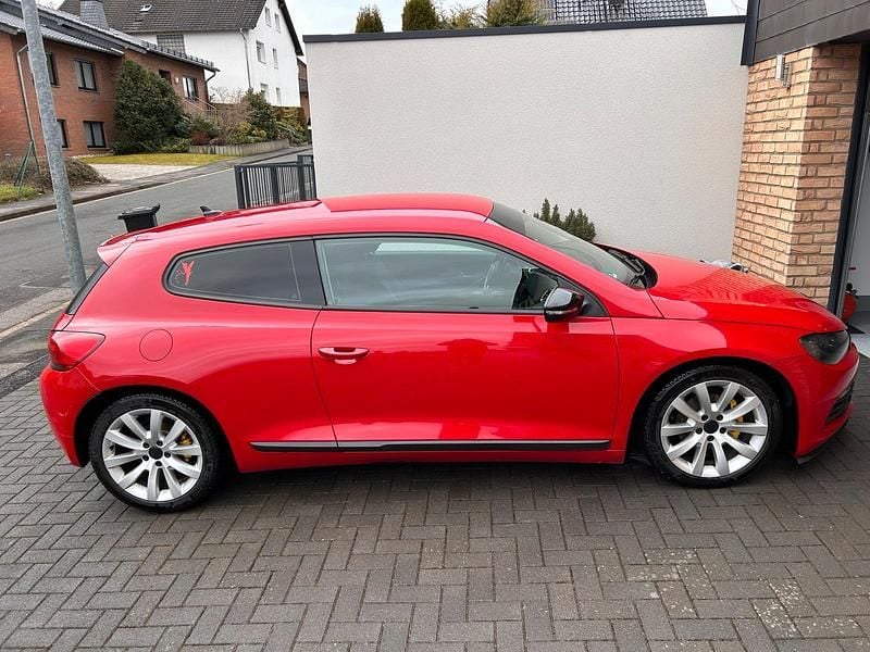 Gebraucht VW Scirocco 140 PS (102 kW) 2009 Rot Coupé