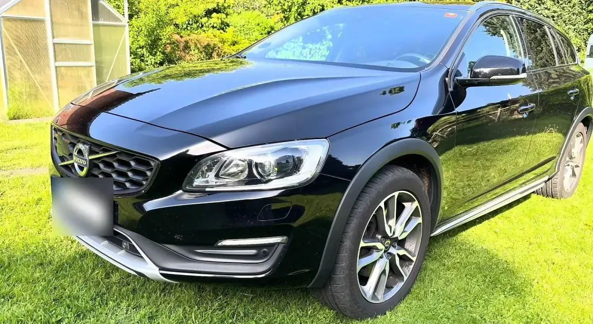 Gebraucht Volvo V60 CC Pro 190 PS (139 kW) 2018 Schwarz Kombi
