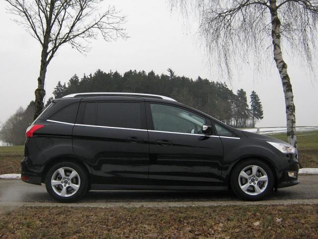 Gebraucht Ford Grand C-Max Titanium 150 PS (110 kW) 2016 Schwarz metallic Van / Kleinbus
