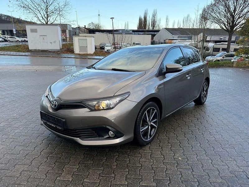 Grau Gebraucht 2018 Toyota Auris Hybrid Team Limousine | 9.980 € (Guter Preis) - Bild 1/4