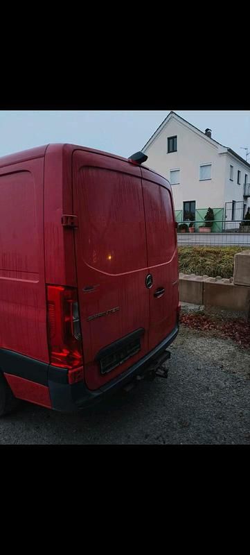 Gebraucht Mercedes Sprinter 163 PS (119 kW) 2018 Rot Van