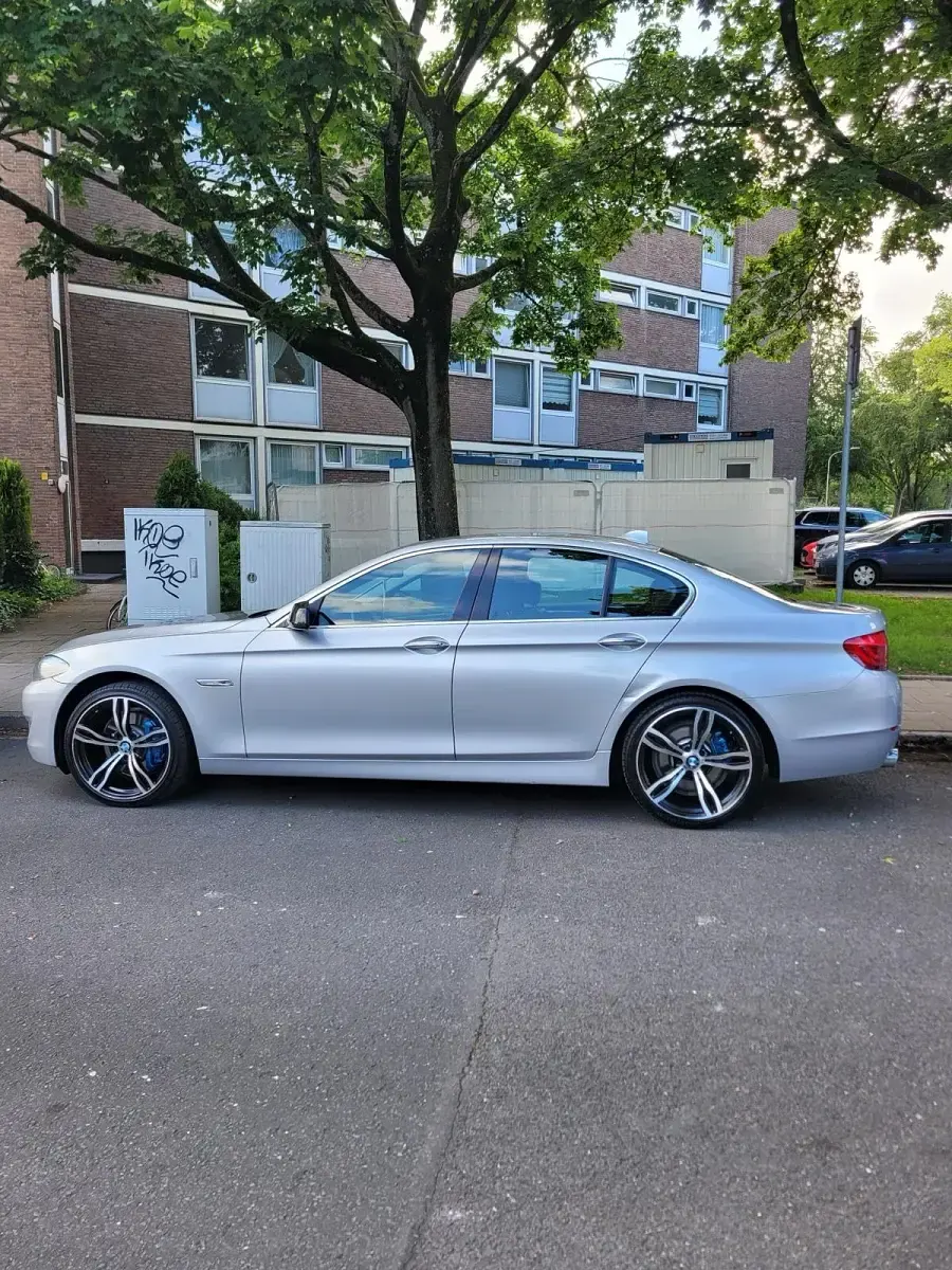 Gebraucht BMW 525 204 PS (150 kW) 2010 Grau Limousine