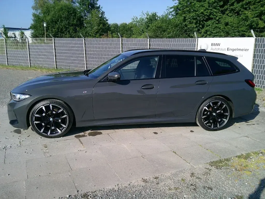 Gebraucht BMW 320 M Sport 190 PS (139 kW) 2025 Grau Kombi
