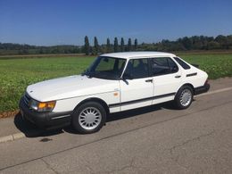 Saab 900