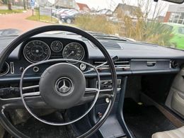 Mercedes W114