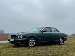 Jaguar XJ8