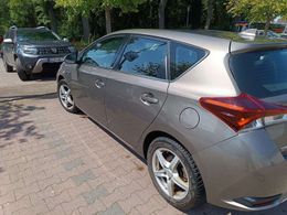 Toyota Auris Hybrid