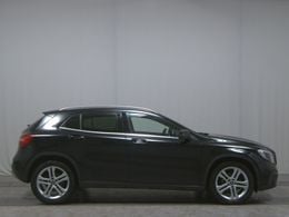 Mercedes GLA220