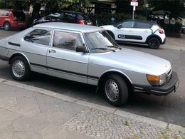 Saab 900