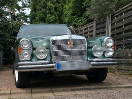 Mercedes W109