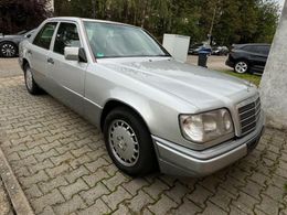 Mercedes E200