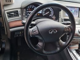 Infiniti Q70