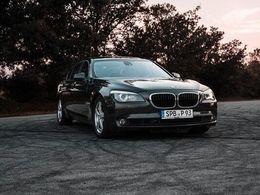 BMW 750