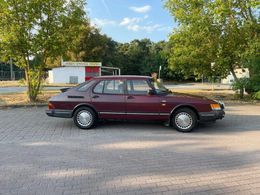 Saab 900