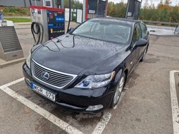 Lexus LS600