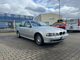 BMW 523