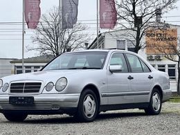 Mercedes E200