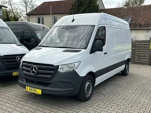 Używany Mercedes Sprinter 163 KM (119 kW) 2021 Biały Van