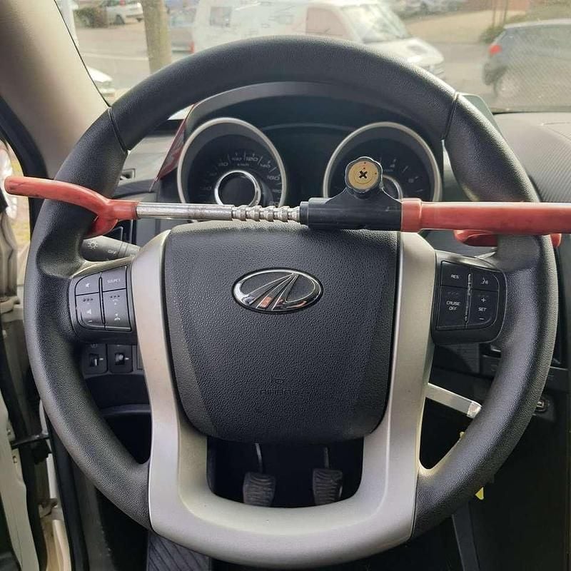 Gebraucht Mahindra XUV500 140 PS (102 kW) 2017 Weiß SUV