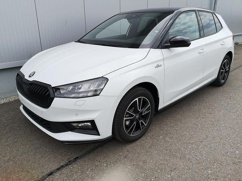 Moonwhite metallic Neu 2025 Skoda Fabia Monte Carlo Limousine | 28.140 € (Fairer Preis) - Bild 1/3