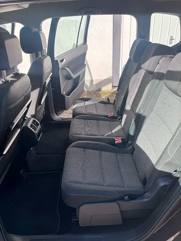 Gebraucht VW Touran Comfortline 105 PS (77 kW) 2016 Braun Van / Kleinbus