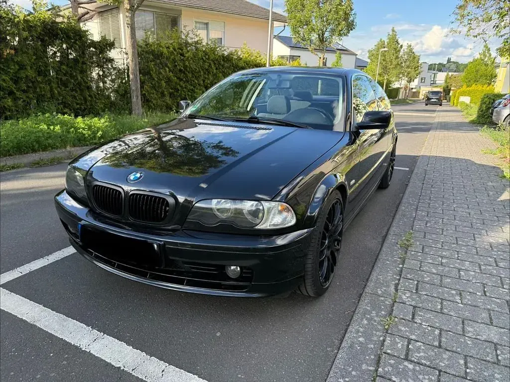 Gebraucht BMW 320 Basis 150 PS (110 kW) 2000 Schwarz Coupé