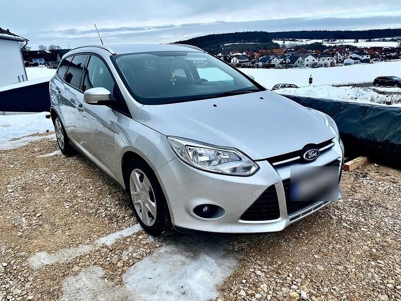Gebraucht Ford Focus Titanium 125 PS (91 kW) 2011 Silber Kombi