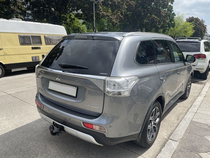Gebraucht Mitsubishi Outlander 150 PS (110 kW) 2014 Grau SUV