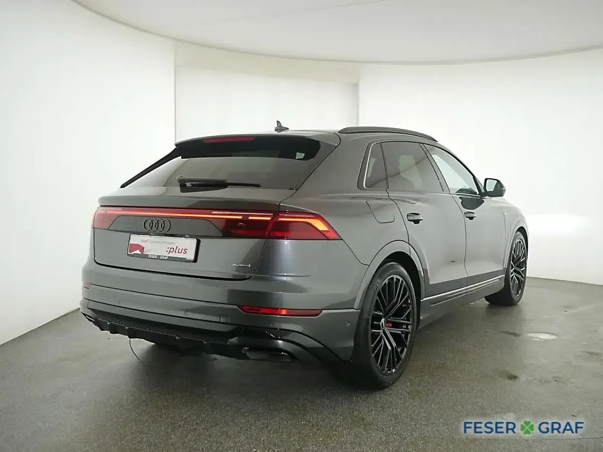 Gebraucht Audi Q8 Business 489 PS (359 kW) 2025 Daytonagrau perleffekt SUV