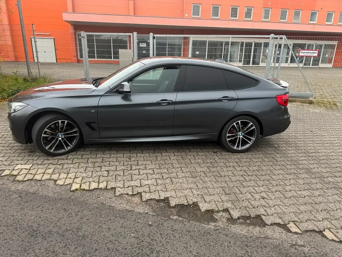 Gebraucht BMW 325 M Sport 224 PS (164 kW) 2016 Andere farben Limousine