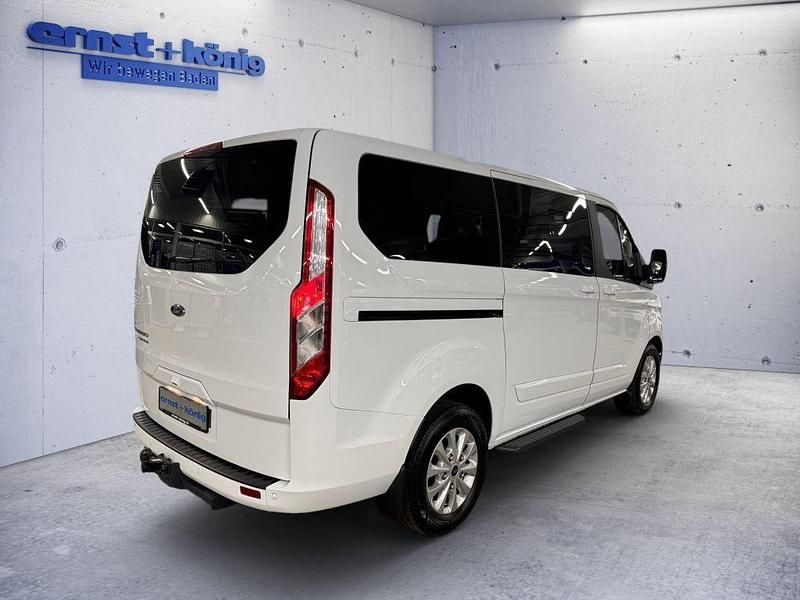 Gebraucht Ford Tourneo Titanium 170 PS (125 kW) 2024 Weiß Van / Kleinbus