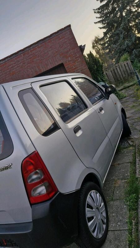 Grau Gebraucht 2003 Suzuki Wagon R Kleinwagen | 500 € - Bild 1/4