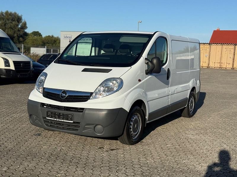 Weiß Gebraucht 2008 Opel Vivaro Van | 6.499 € (Fairer Preis) - Bild 1/4