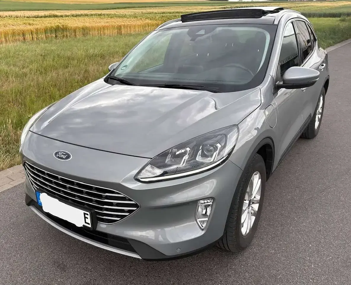 Gebraucht Ford Kuga Titanium 152 PS (111 kW) 2022 Grau SUV