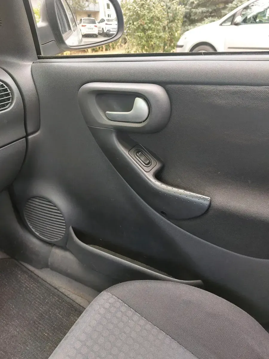 Gebraucht Opel Corsa 80 PS (58 kW) 2005 Silber Kleinwagen