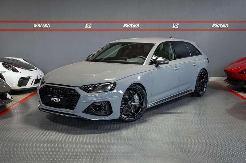 Neu Audi RS4 Performance 530 PS (389 kW) 2025 Nardograu Kombi