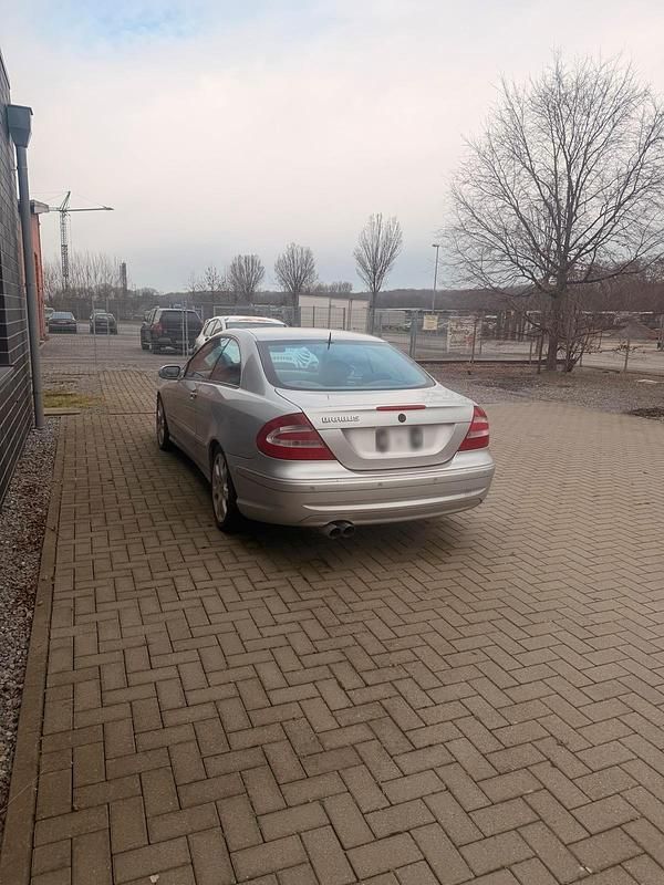 Second-hand Mercedes CLK320 2002 Argintiu Coupe