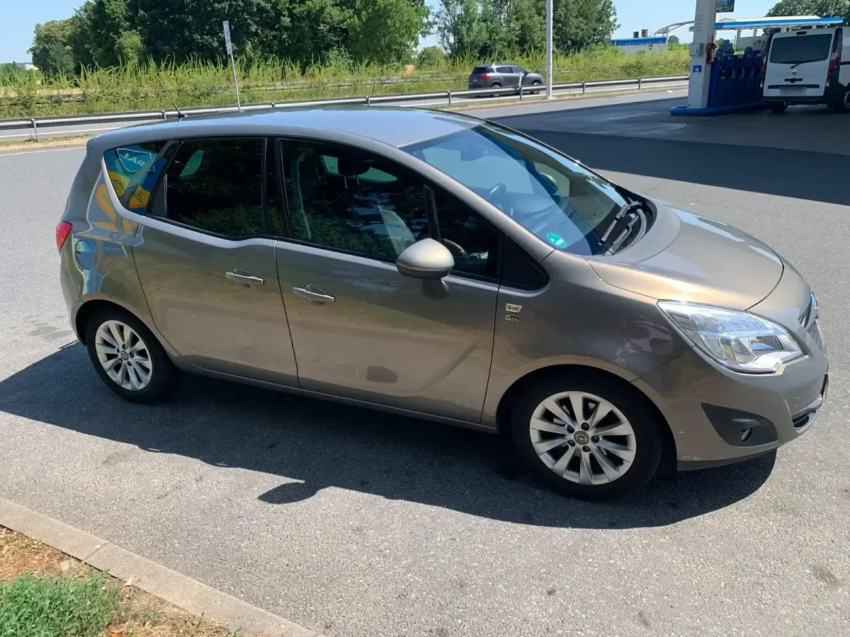 Gebraucht Opel Meriva 120 PS (88 kW) 2013 Grau Van / Kleinbus