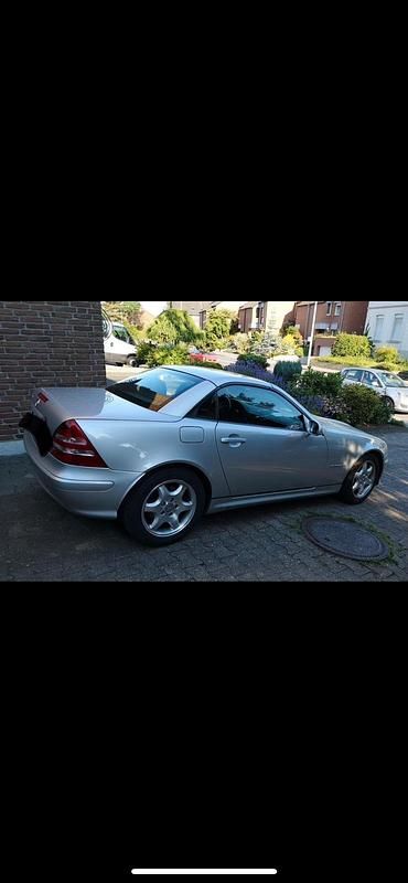 Gebraucht Mercedes SLK230 197 PS (144 kW) 2004 Silber Cabrio