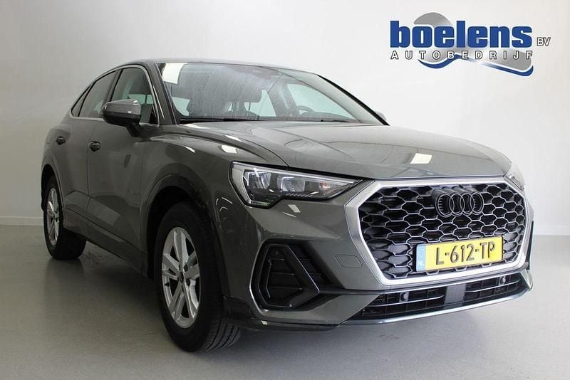 Grau Gebraucht 2021 Audi Q3 Sportback Proline SUV | 23.646 € (Etwas zu teuer) - Bild 1/4