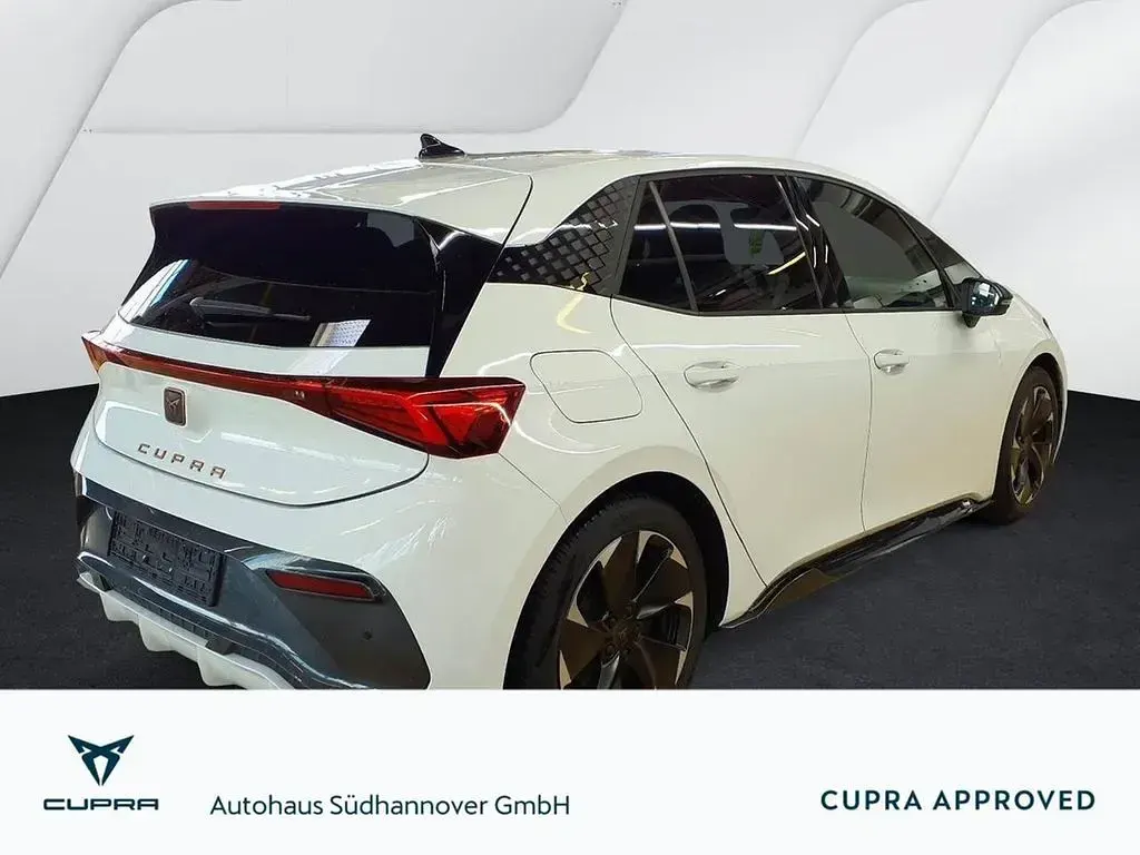 Używany Cupra Born e-Boost 169 kW (231 KM) 2025 Biały Hatchback