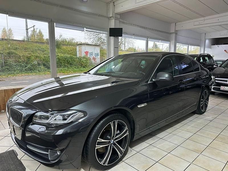 Grau Gebraucht 2012 BMW 520 Sport Line Limousine | 13.900 € (Etwas zu teuer) - Bild 1/4