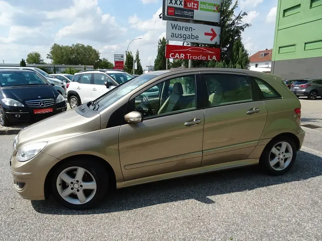 Gebraucht Mercedes B200 140 PS (102 kW) 2007 Gold Van / Kleinbus
