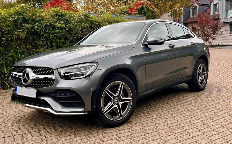 Grau Gebraucht 2022 Mercedes GLC220 Coupé | 39.554 € - Bild 1/4