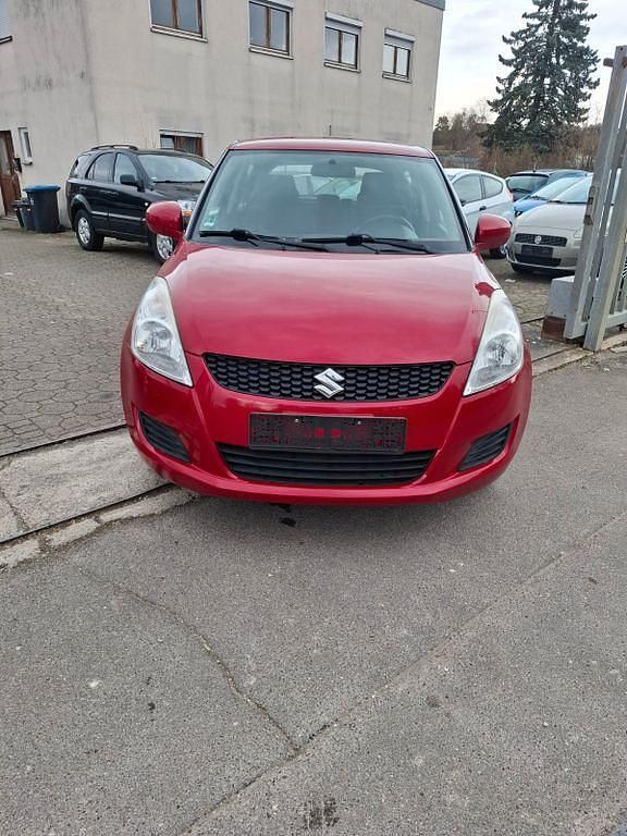 Gebraucht Suzuki Swift Club 94 PS (69 kW) 2011 Rot Kleinwagen