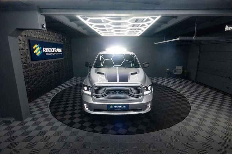 Gebraucht Dodge Ram 401 PS (294 kW) 2021 Grau Pickup