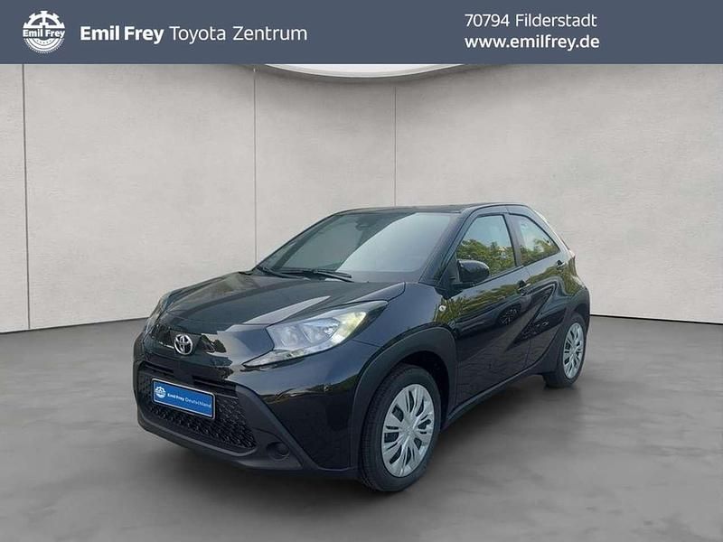 Grau Neu 2025 Toyota Aygo X Business Edition SUV | 19.540 € - Bild 1/4